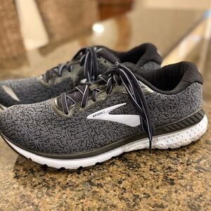 Brooks Adrenaline 20 Women’s size 9.5 Dark gray, light purple Running Shoes